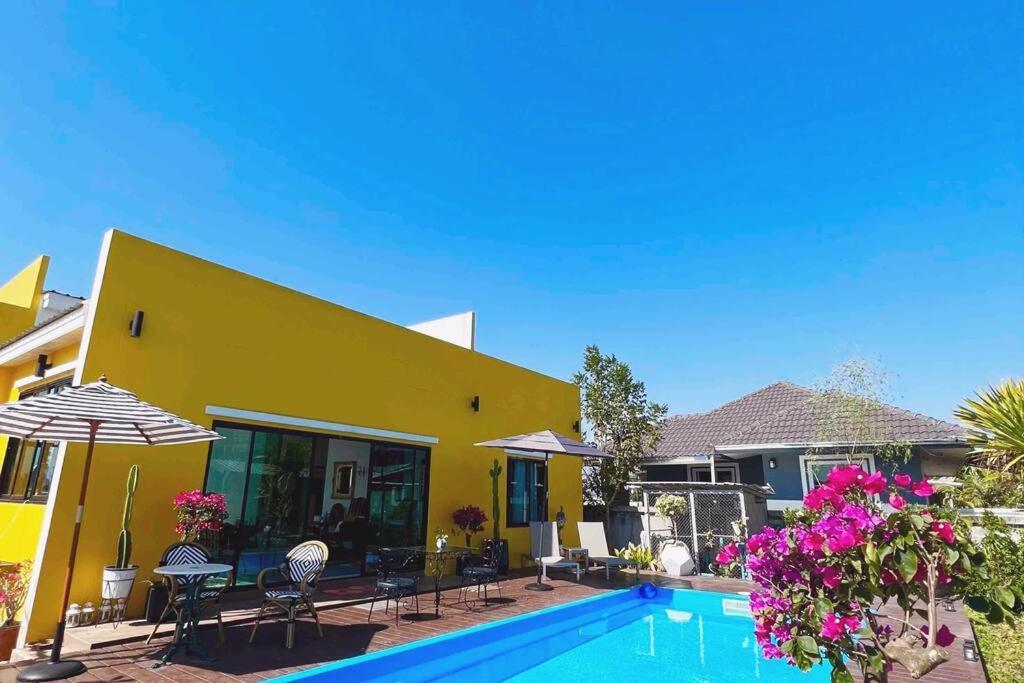 Colorful Pool Villa, Chiang Rai, Thailand Екстериор снимка